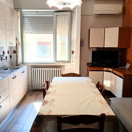 Cn039 - Cesenatico, Trilocale Con Giardino E Posto Auto Apartmán Cesenatico